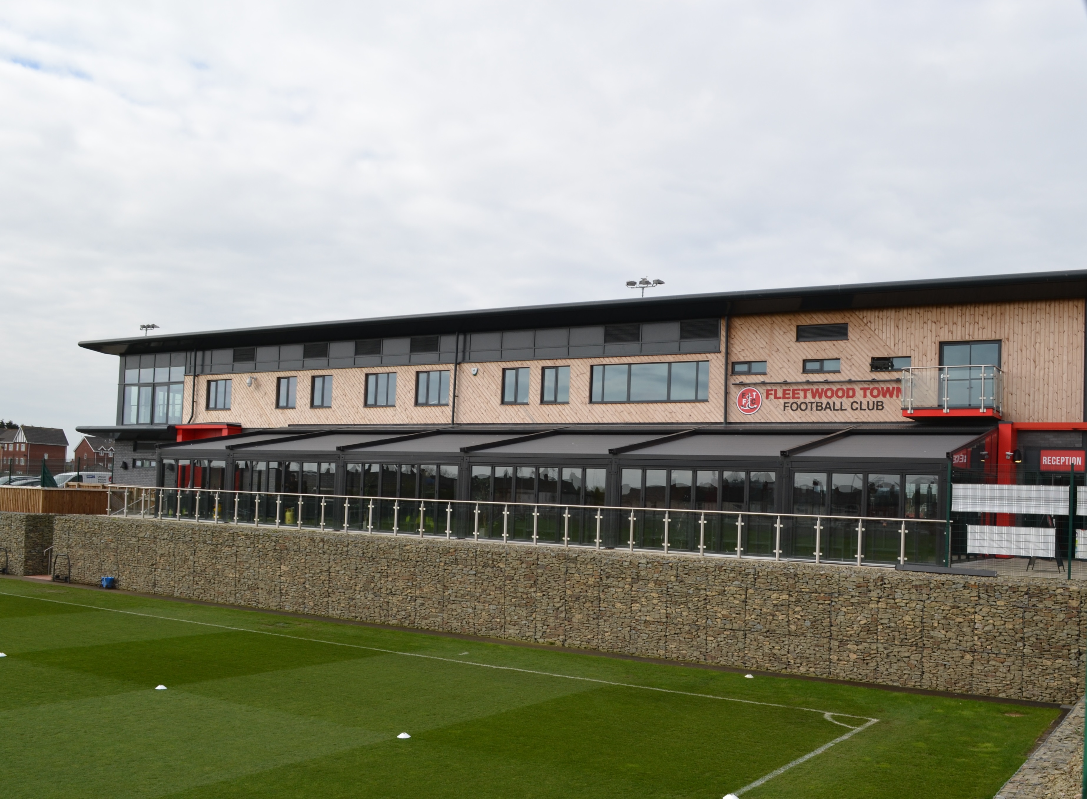 Exlabesa’s Xlafold doors give Express Trade Frames the edge at